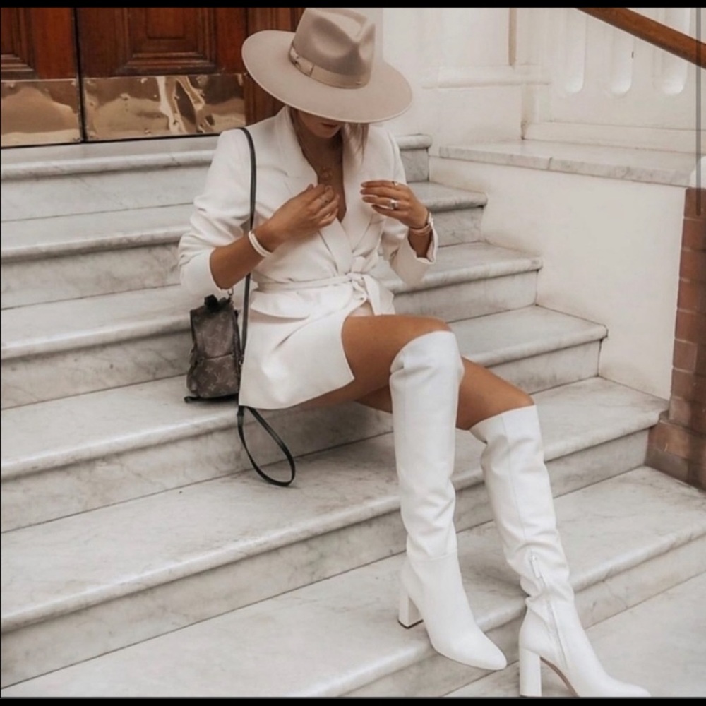 ZARA HIGH HEELED LEATHER BOOTS.
